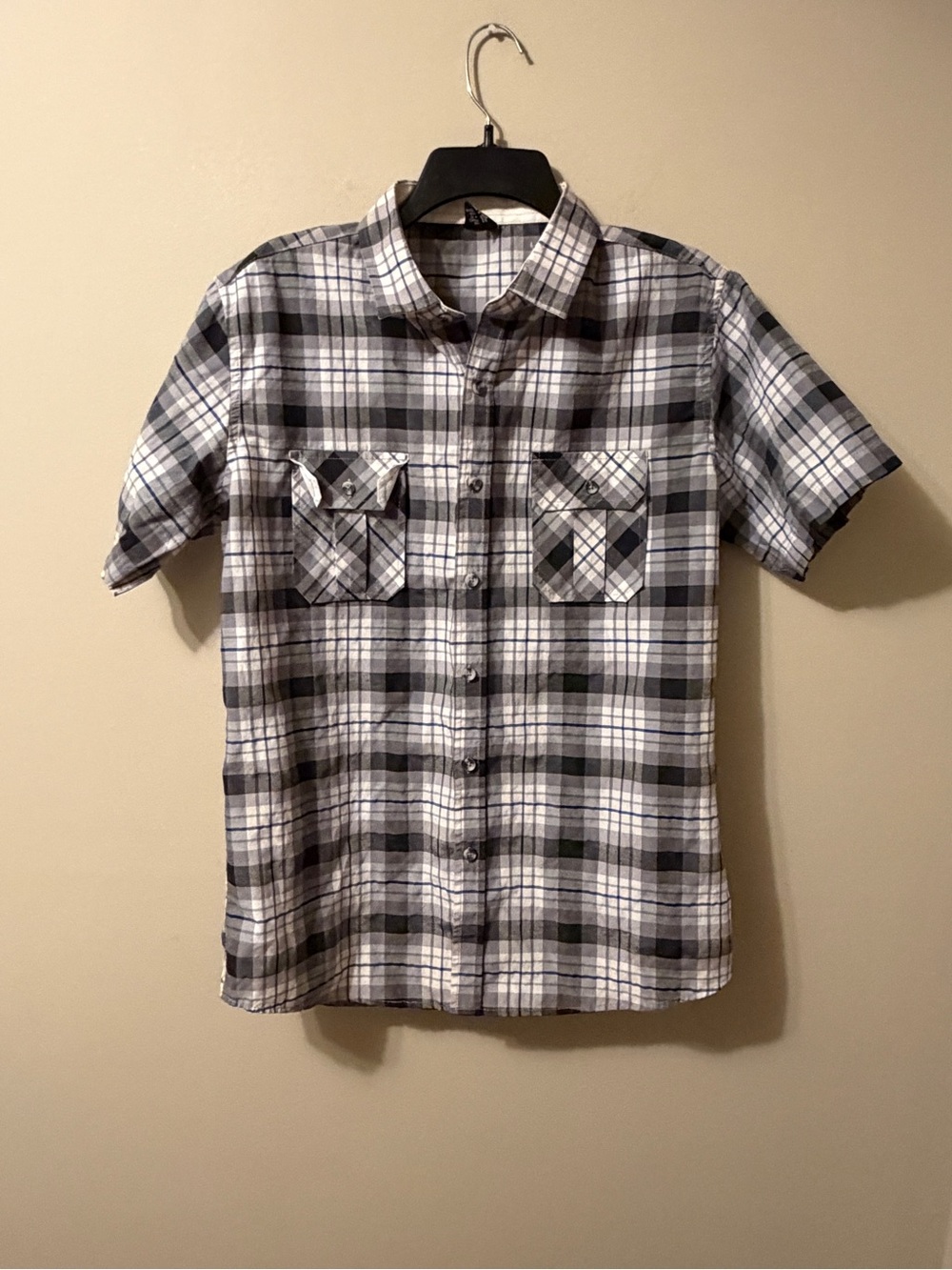 Men's Short-Sleeve Plaid Button-Down Shirt - Gray & White Size Medium